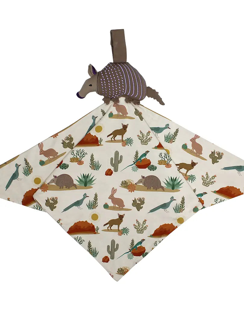 Armadillo Lovey
